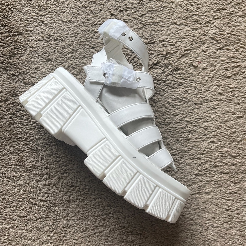 Nastygal white platform lace up sandal W size 6
